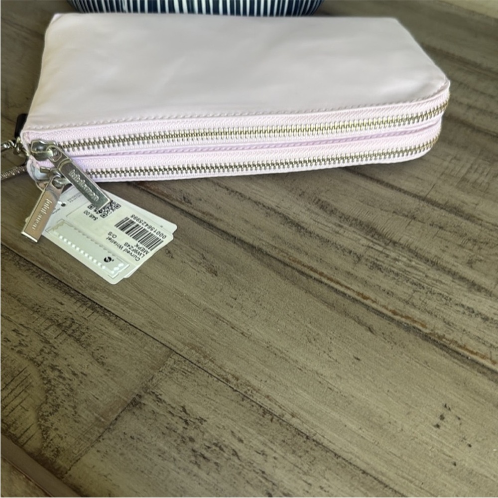 ✨Free with purchase ✨Lululemon Curved Wristlet - Picture 2 of 5